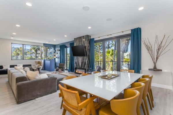 Beverly Hills Skyline Retreat With Rooftop Jacuzzi - Burbank, CA