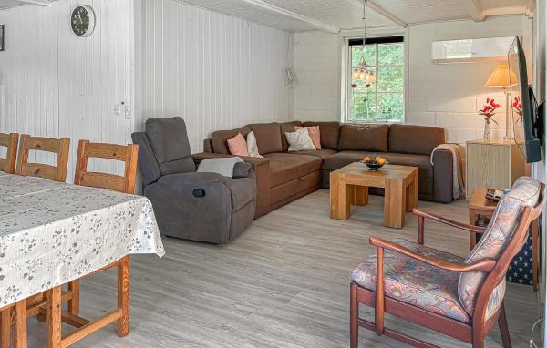 3 Bedroom Lovely Home In Toftlund - Arrild