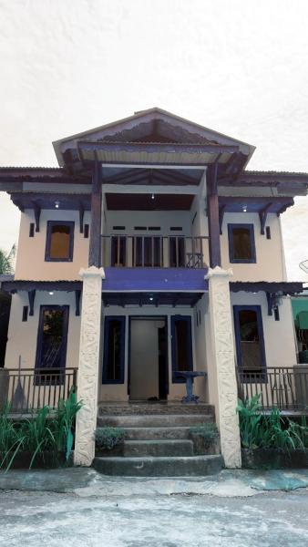 Town Guesthouse & Coffee Eatery - North Sumatra