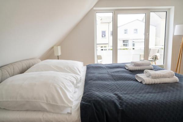 Moderne Und Gemütliche Dachgeschosswohnung Mit Balkon, Zentrale & Ruhige Lage, 500m Zum Strand - Rostock