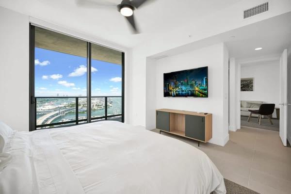 39th Floor 3br Bay & City Views Sleeps 8 - Miami