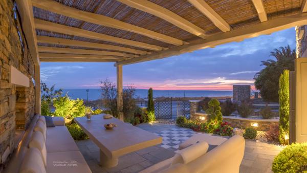 写真にはホレフト市にあるSunrise Pelion Sea View Villasが写っています。