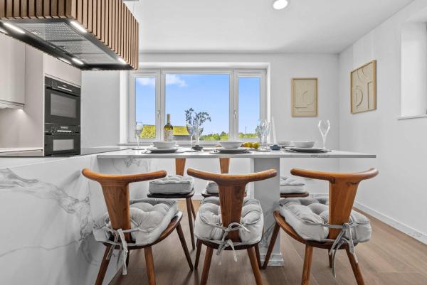 3-bedroom & Chic House Sleeps 8 Perfect For Group, Guildford Festival Offer! - By Blue Puffin Stays - 길퍼드