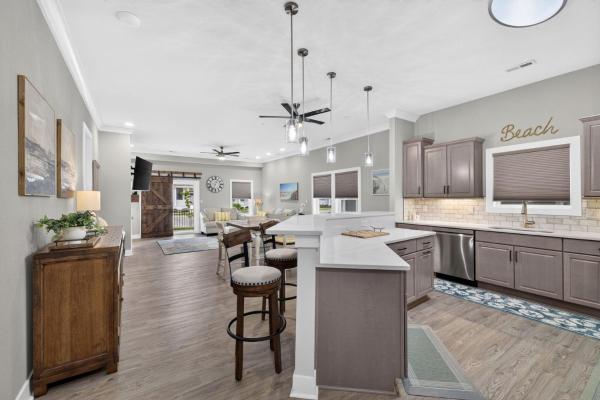 New First Floor Coastal Condo In Old Beach And Vibe District - Virginia Beach, VA