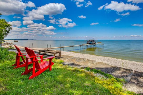 Private Shoreline & Green Bay Views! Family Home - Door County, WI
