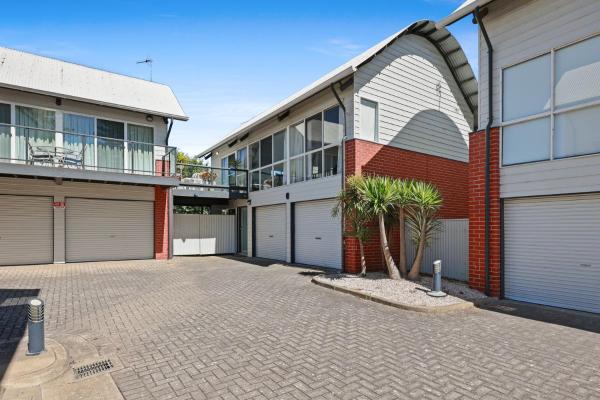 Unit 2,16 Flinders Pde, Victor Harbor - Victor Harbor