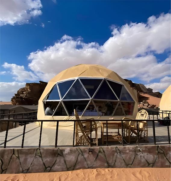 Moonlight Luxury Bubble Camp & Jeep Tours - 요르단