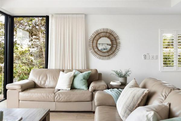 Breezy Beach Haven - Ocean Views & Roof Top Deck - Noosa