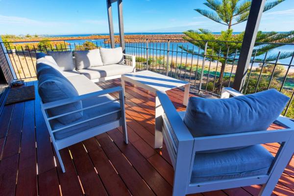 Beachfront Lagoon Retreat - Port Geographe - Peppermint Grove Beach