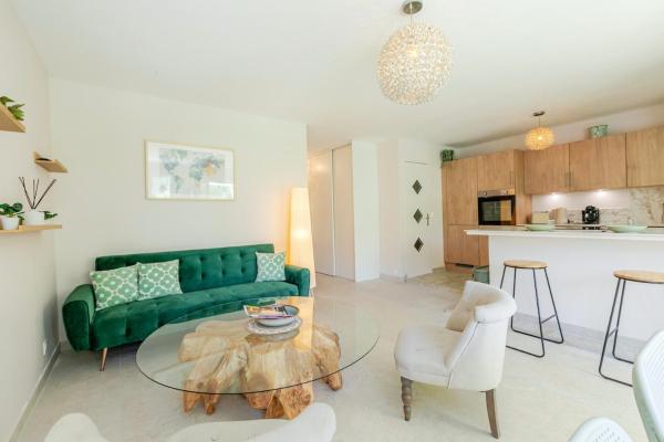 Spacious & Elegant With Veranda And Garden - Brie-Comte-Robert