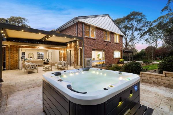 Carinya Centennial Bowral Spa Retreat - Berrima