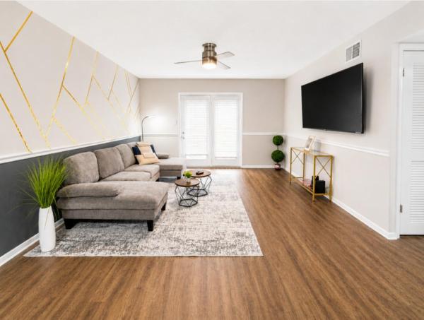 Maple N Main Hoover Modern 2br Escape 2e - Hoover, AL