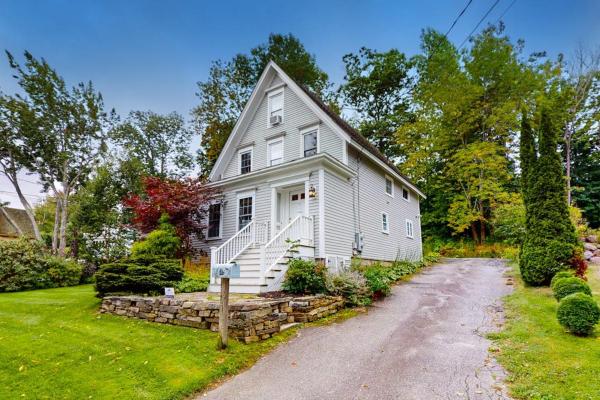 Gorgeous, Walkable Home With Water View, Deck & Washer/dryer - Snowbird-friendly - Camden, ME