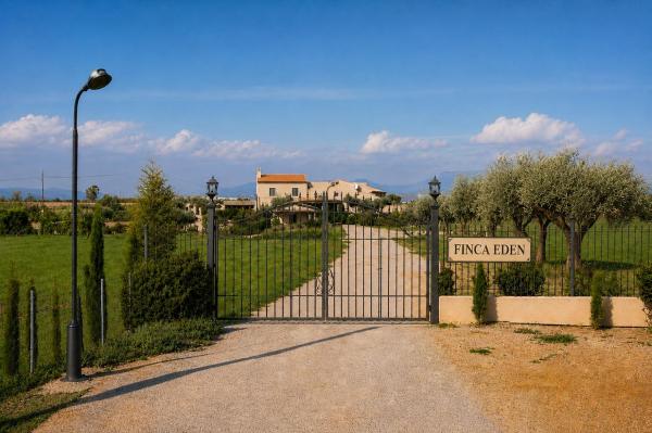 An Oasis Of Mediterranean Tranquility With Mountain Views - Miravet
