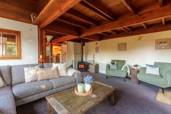 Cosy 3br Alpine Chalet Near Queenstown, Fireplace, Family-friendly And Minutes To Skiing - Queenstown