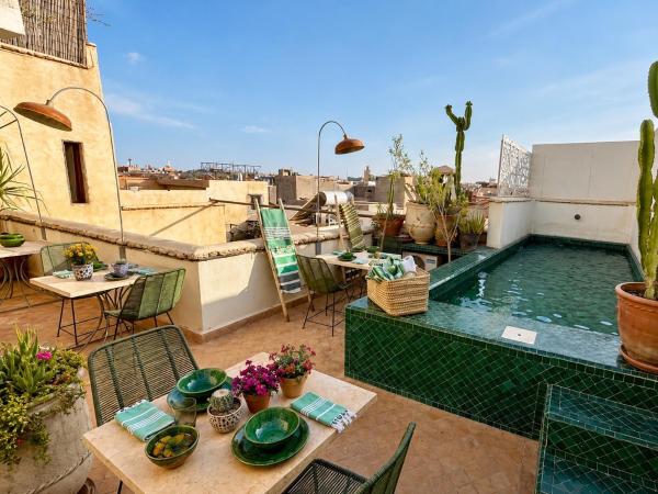 La photo montre l'objet 103 Riad Chelsie Pool RoofTop & Hammam situé dans la ville de Marrakech.