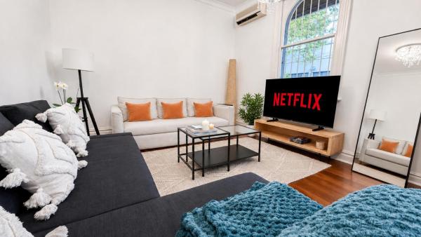 Pyrmont Nsw - Stylish 2 Bedroom Apartment With Balcony - Sydney