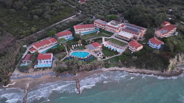 På billedet ses objektet Ibiscus Corfu Hotel beliggende i byen Roda.