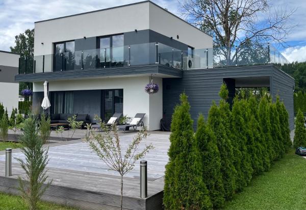 A la foto es mostra l'objecte Kvissentali House situat a la ciutat de Juula.