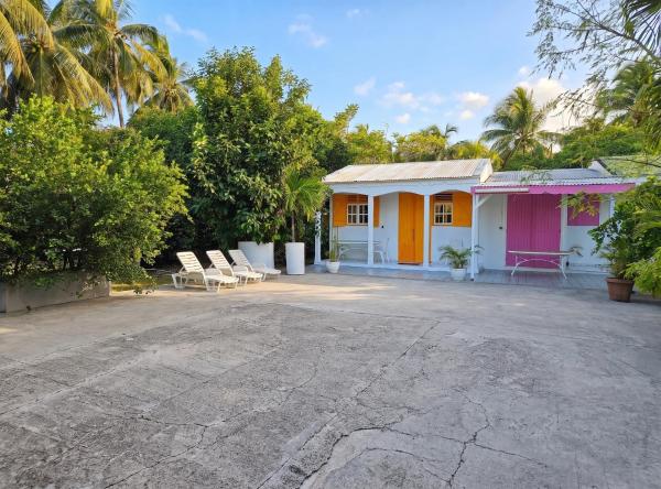 Bungalow Charmant Au Moule Avec Vue Sur Jardin - Saint-François