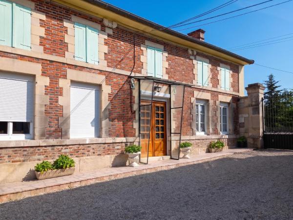 Maison Charmante à Chepy Avec Jardin Et Piste De Pétanque - Marson