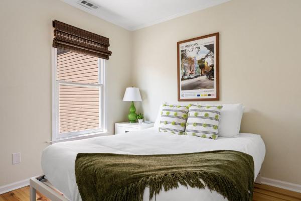 Historic Condo Just Steps To Upper King Street - Charleston, SC