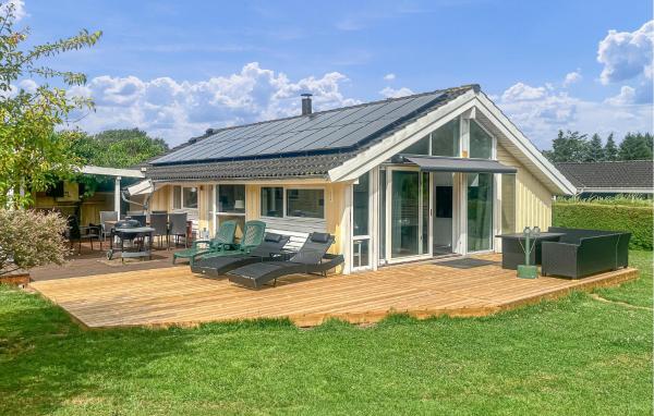 Auf dem Foto ist das Objekt 4 Bedroom Cozy Home In Stege in der Stadt Stege zu sehen.