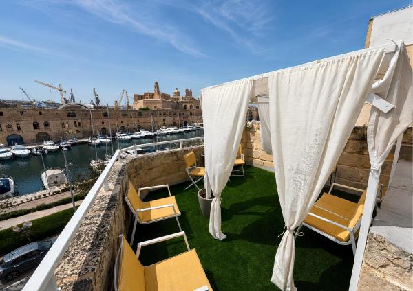 Mediterranea Waterfront House - By Valletta Ferry & Free Parking - Malta
