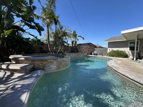 Dazzling 5 Bedroom Pool Home 1/4 Mile To Disney - Anaheim, CA