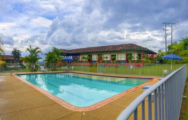 Finca Hotel Caracolí I A 15 Minutos Del Parque Del Café - La Tebaida