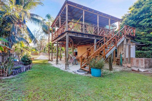 Three Little Birds, Caye Caulker