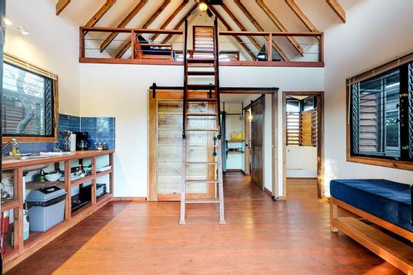 Toucan Cabaña at Inn The Trees -Gold Standard Certified, Seine Bight Village