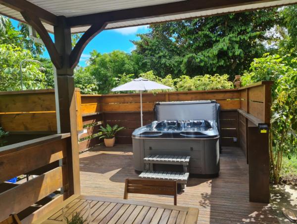 A la foto es mostra l'objecte Bungalow charmant à Le Moule avec piscine et jardin situat a la ciutat de Le Moule.