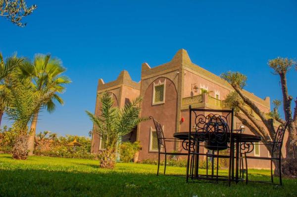 La photo montre l'objet Spacious villa with pool in Marrakech 448 m² mountain view situé dans la ville de Marrakech.