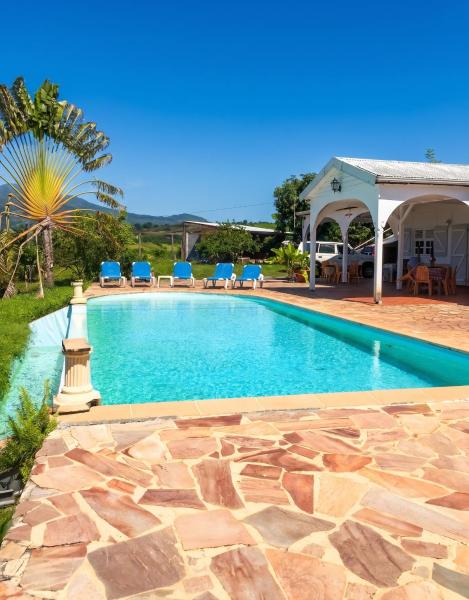 Villa Enchantée avec Vue sur mer et Piscine au Carbet