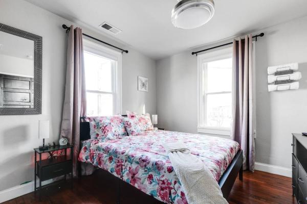 A la foto es mostra l'objecte Tranquil Escape in Church Hill Near Libby Park situat a la ciutat de Richmond.