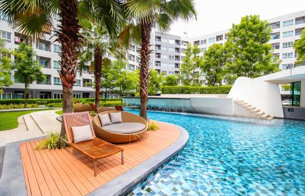 Studio Lounge Pool & Gym Near Bts Punawitti - バンコク