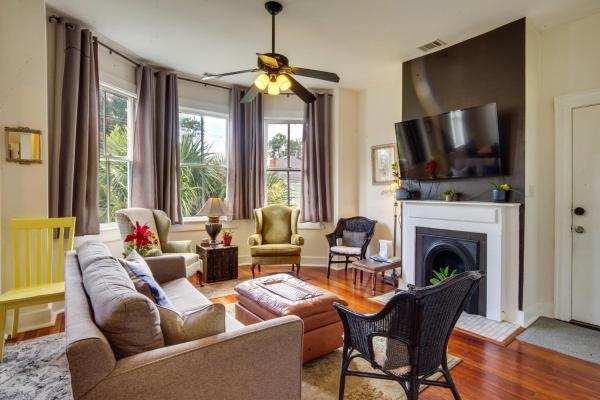 1 Mi To Scad! Historic Savannah Haven W/ Patio - Savannah, GA