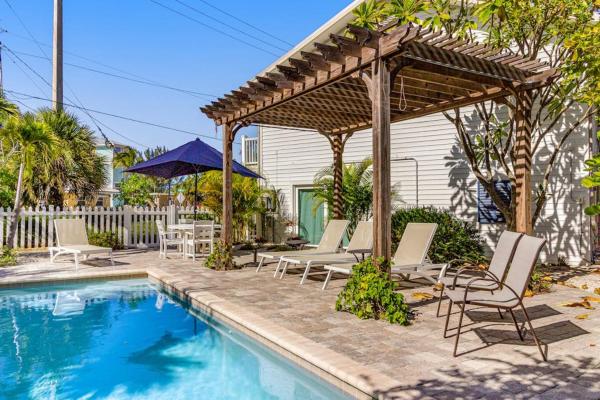 Sundance Cottage - Anna Maria, FL