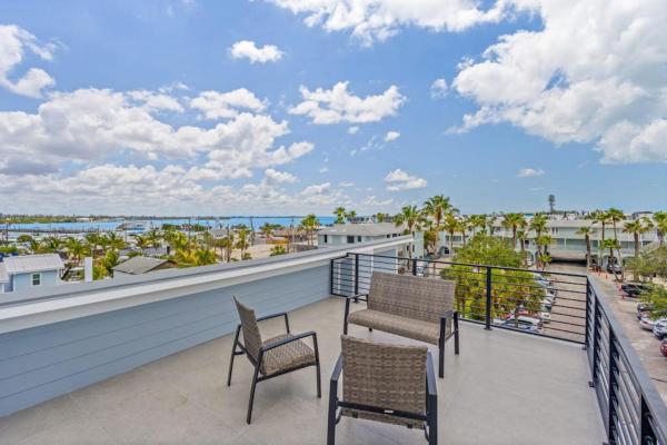 Beacon By The Sea- Unit A - Anna Maria Island, FL