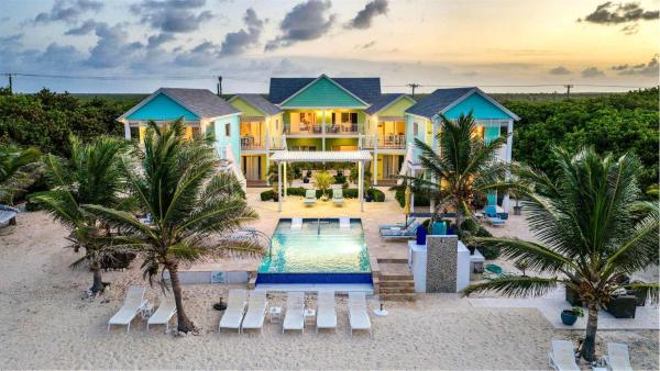 The Cottages Collection - 10 Oceanfront Suites And 2 Br Penthouse - Islas Caimán