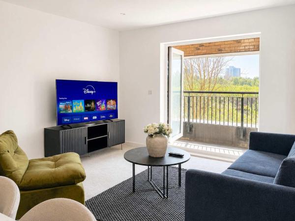 Riverside Corner Duplex With Sun Drenched Balcony Sleeps 6 Monthly Stays - Manchester