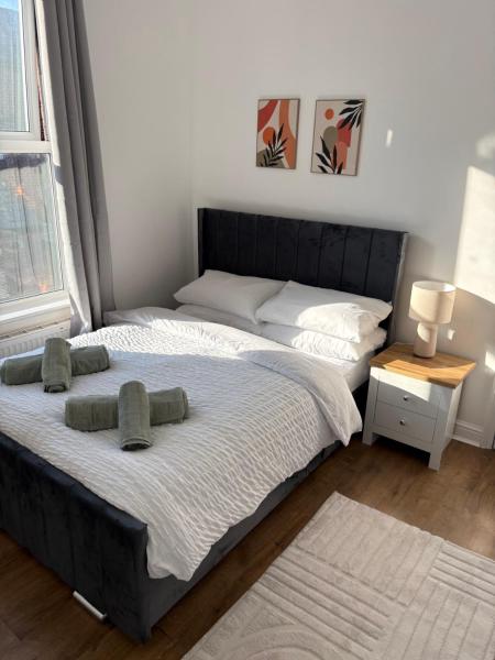 Spacious 4 Bedroom Home With Free Parking - Preston