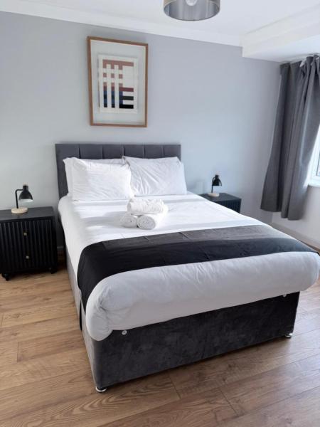Spacious Windsor House With 4 En-suites - Slough