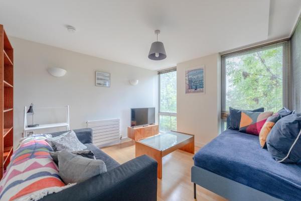 Spacious 2 Bedroom Apartment Near White City - フラム