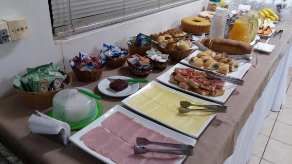 A la foto es mostra l'objecte Uniflat Hotel Bauru situat a la ciutat de Bauru.
