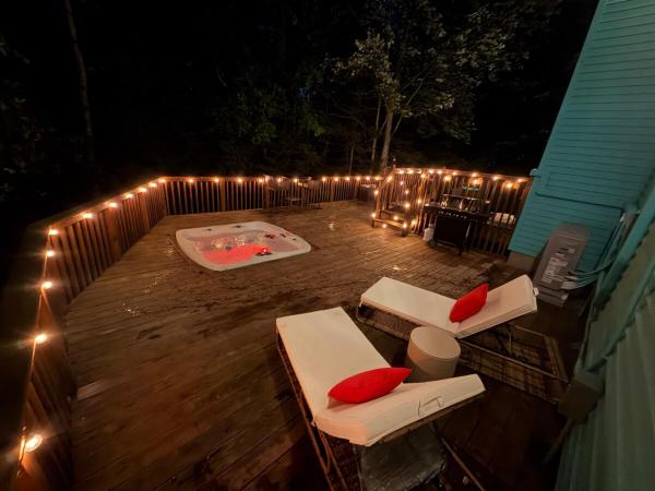 Tiffany Dreams Luxury Spa Retreat In The Poconos - Pocono Pines, PA