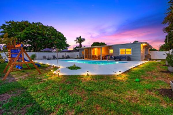 Solara House 3bdr 2bth 5beds Near Beach - Fort Myers, FL
