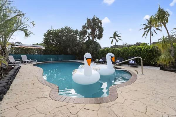 Large 4br Home With Pool Near Beaches - Pompano Beach, FL
