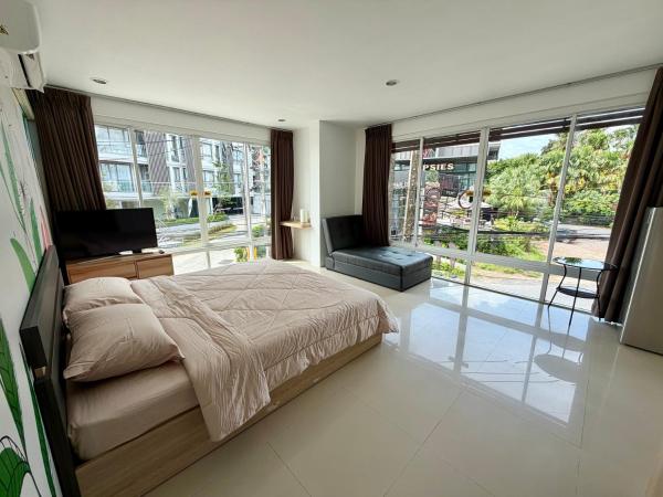 The Chu Cafe / Guesthouse - Phuket